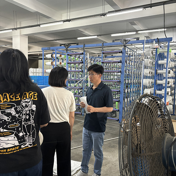 Tilpassede spesielle filterkluter for koreanske kunder som besøker anlegget Tilpassede spesielle filterkluter for koreanske kunder som besøker anlegget